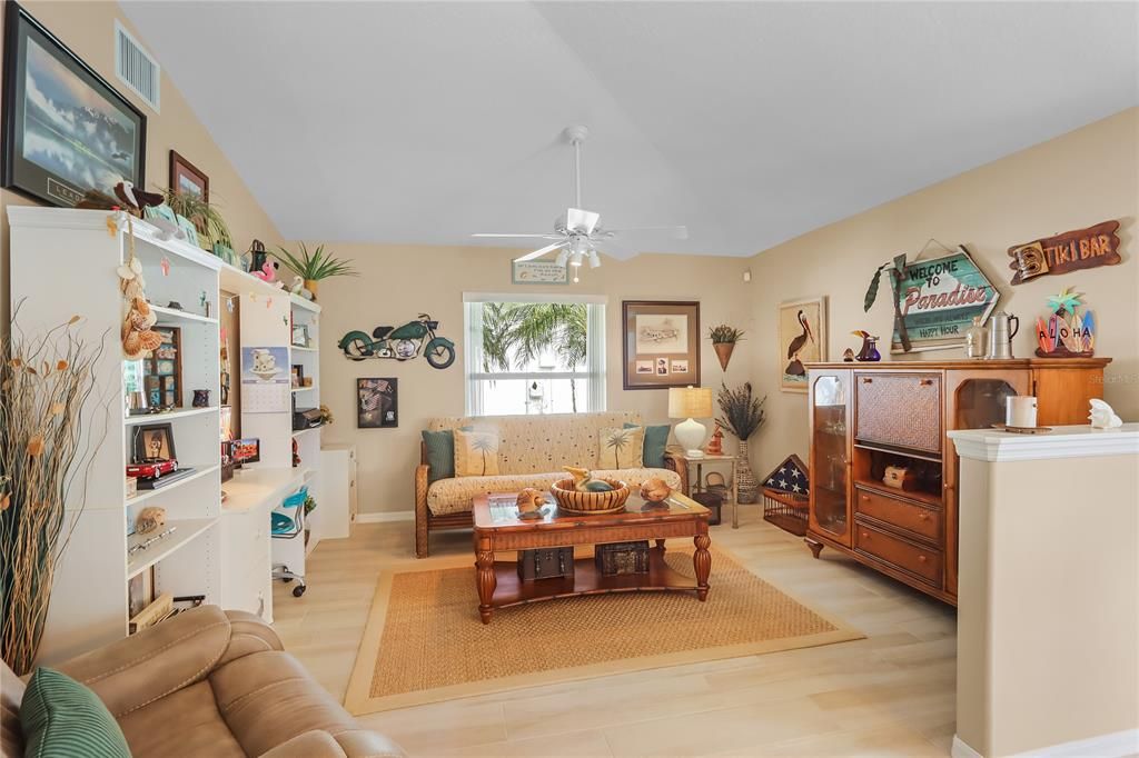 Recently Sold: $449,000 (3 beds, 2 baths, 1928 Square Feet)