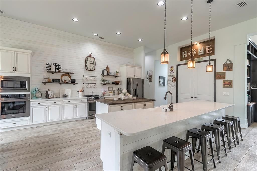 Recently Sold: $799,000 (3 beds, 3 baths, 2851 Square Feet)