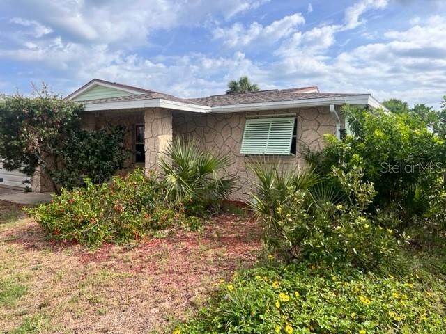 Recently Sold: $375,000 (2 beds, 1 baths, 1179 Square Feet)