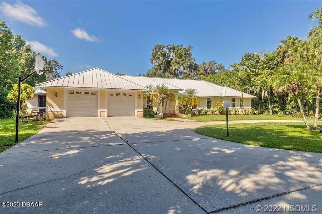 Recently Sold: $725,000 (4 beds, 3 baths, 4211 Square Feet)