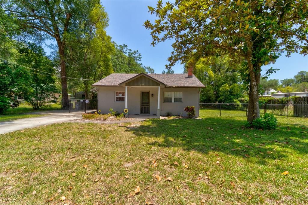 Recently Sold: $199,500 (2 beds, 1 baths, 930 Square Feet)