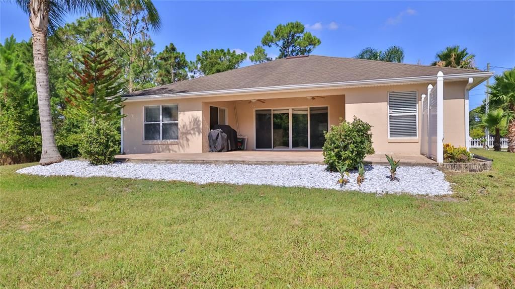 Recently Sold: $435,000 (3 beds, 2 baths, 1567 Square Feet)