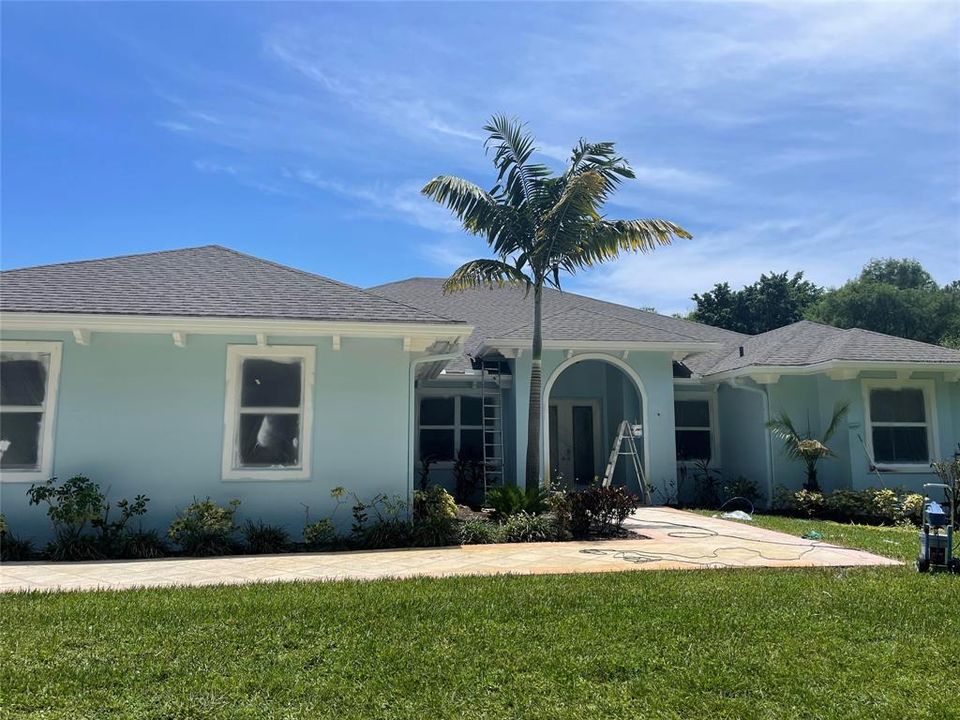 Recently Sold: $950,000 (5 beds, 3 baths, 2924 Square Feet)