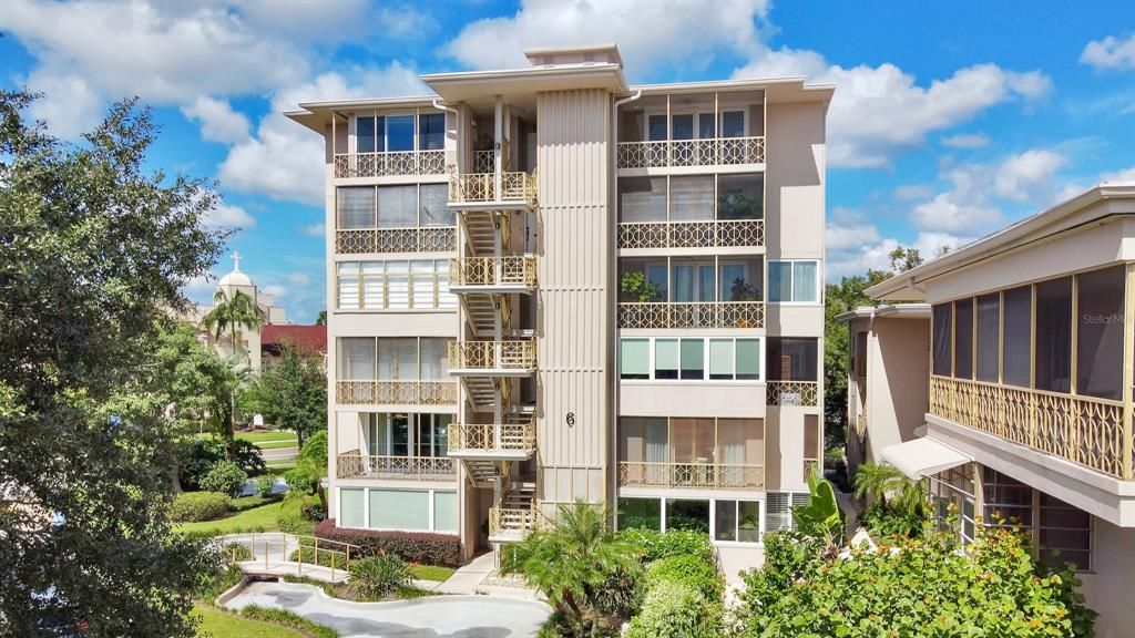 Recently Sold: $400,000 (1 beds, 1 baths, 1192 Square Feet)