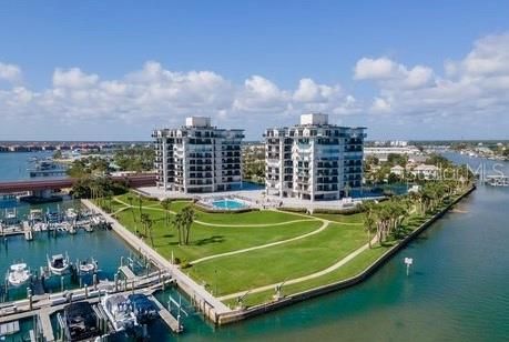 Recently Sold: $1,440,000 (2 beds, 2 baths, 1259 Square Feet)