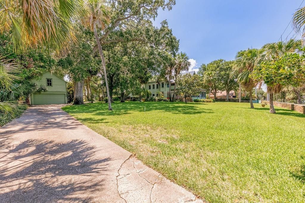 Recently Sold: $1,750,000 (6 beds, 4 baths, 3364 Square Feet)