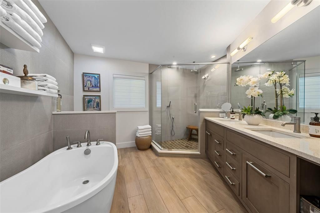 Recently Sold: $1,650,000 (2 beds, 2 baths, 1400 Square Feet)