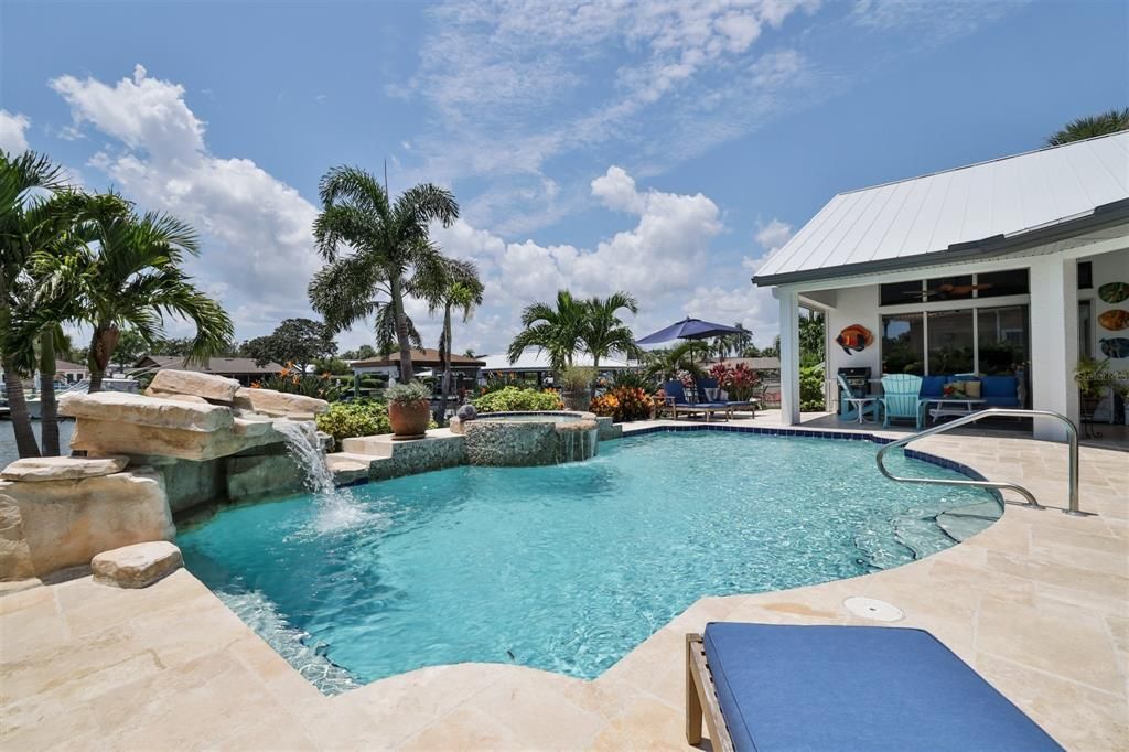 Recently Sold: $3,300,000 (4 beds, 3 baths, 3039 Square Feet)