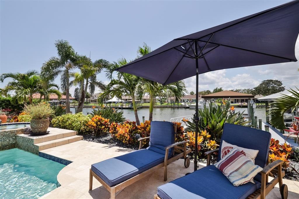 Recently Sold: $3,300,000 (4 beds, 3 baths, 3039 Square Feet)