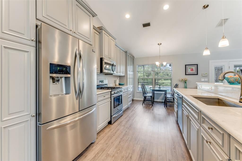 Recently Sold: $589,000 (3 beds, 2 baths, 2101 Square Feet)