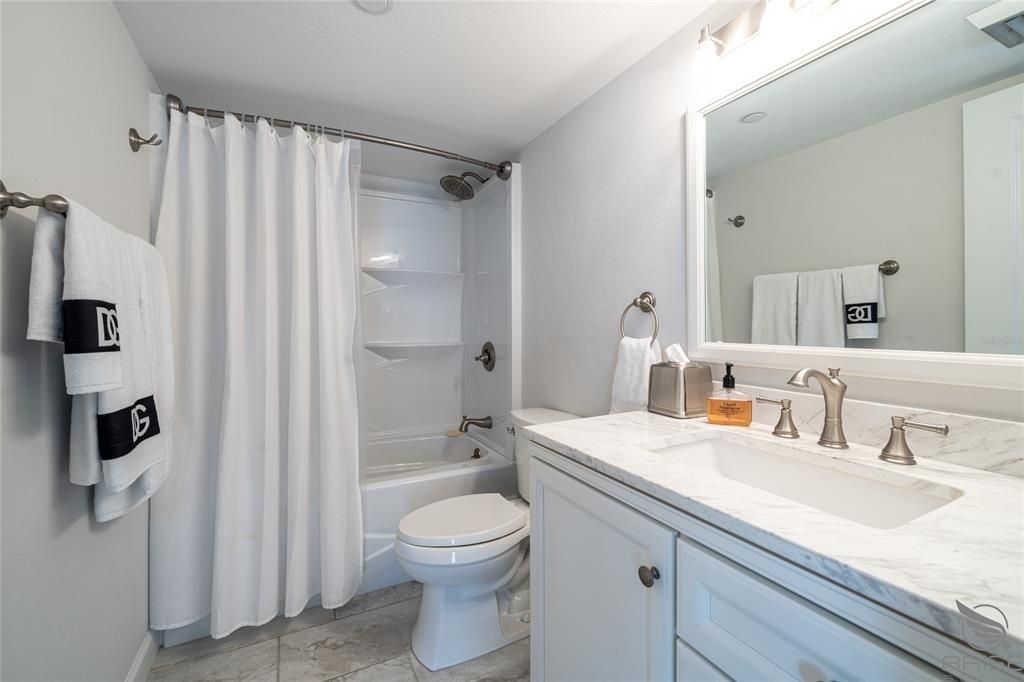 Recently Sold: $389,000 (2 beds, 2 baths, 1327 Square Feet)