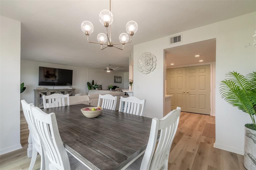 Active With Contract: $410,000 (2 beds, 2 baths, 1430 Square Feet)