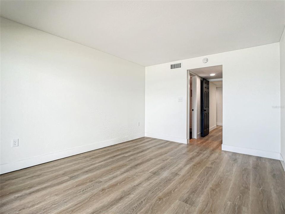 Active With Contract: $525,000 (3 beds, 2 baths, 1387 Square Feet)