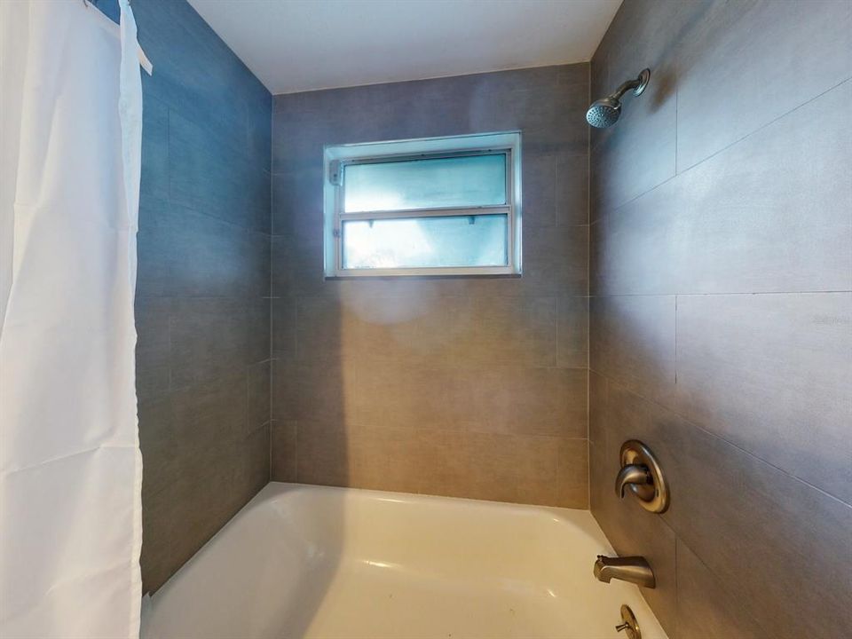 Недавно арендовано: $4,200 (3 спален, 2 ванн, 1836 Квадратных фут)
