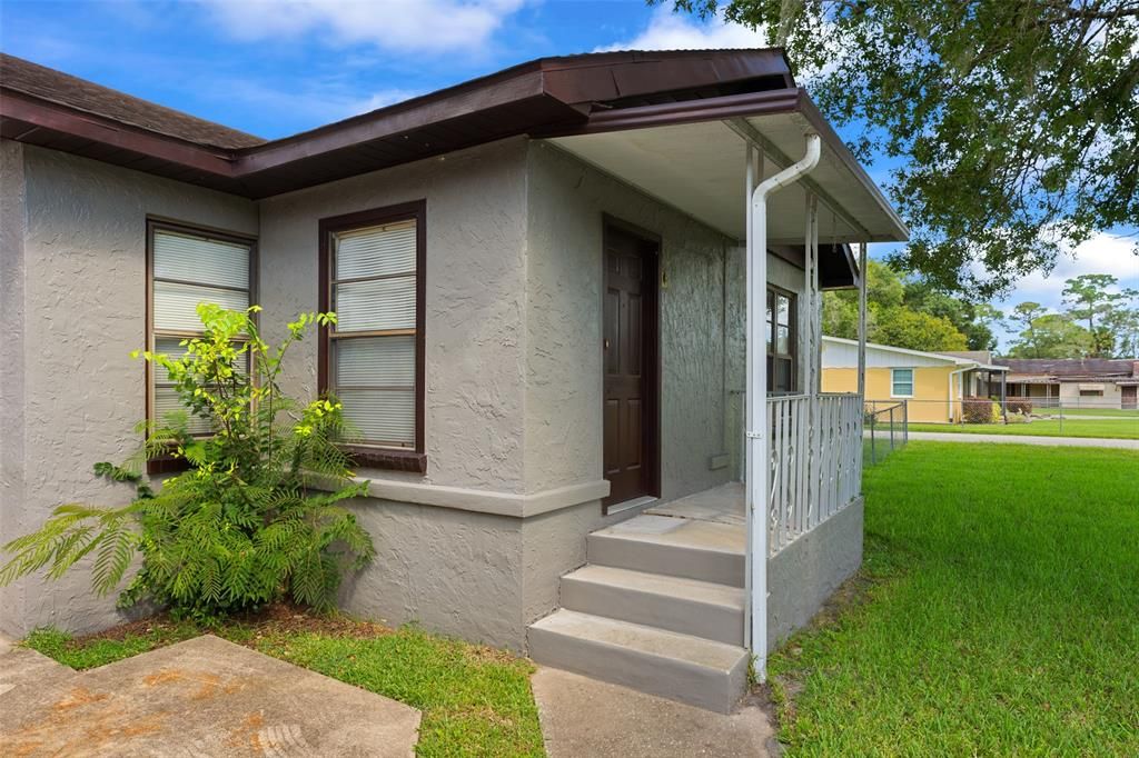 For Sale: $239,000 (2 beds, 1 baths, 1441 Square Feet)