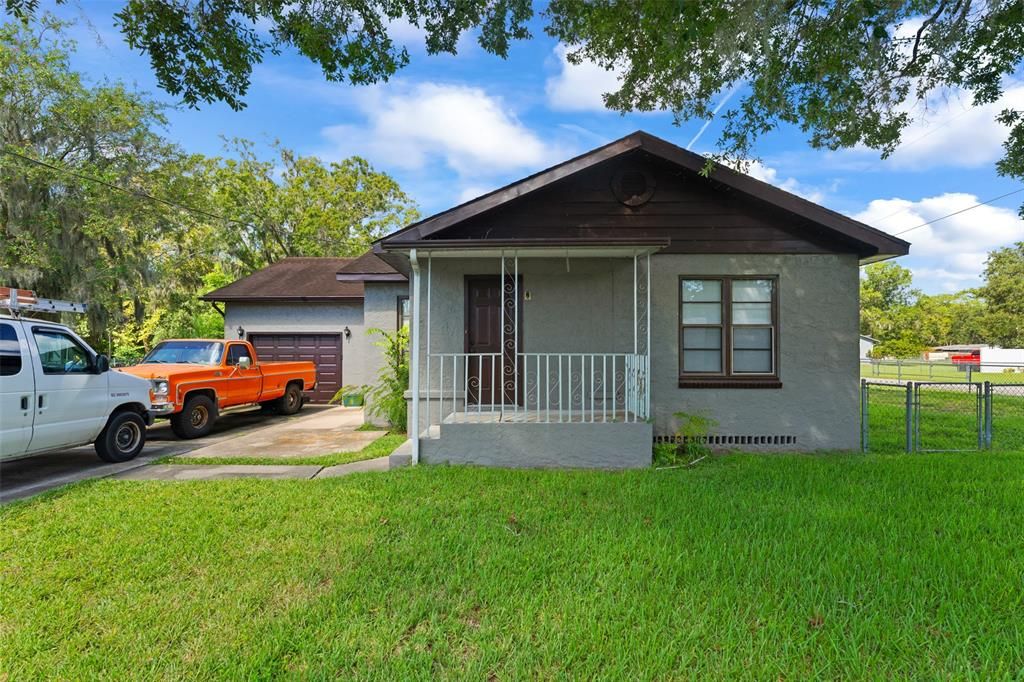 For Sale: $239,000 (2 beds, 1 baths, 1441 Square Feet)