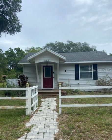 Recently Sold: $245,000 (3 beds, 2 baths, 876 Square Feet)