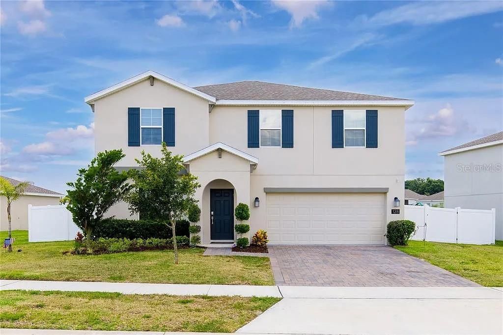 Recently Sold: $440,000 (4 beds, 3 baths, 2584 Square Feet)