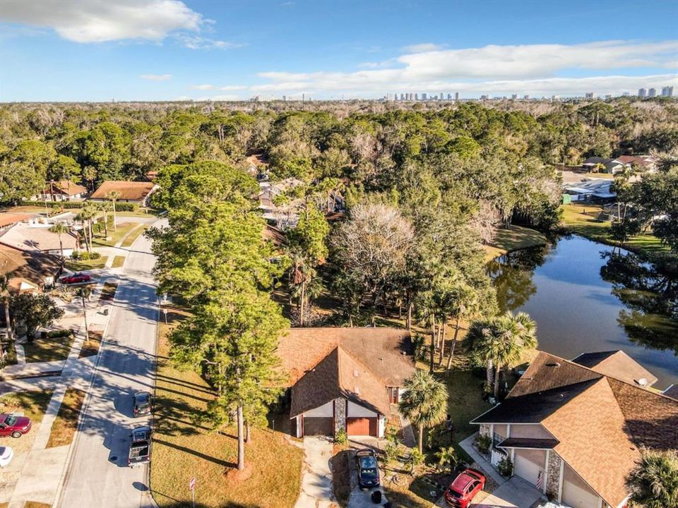 Recently Sold: $212,500 (2 beds, 2 baths, 931 Square Feet)