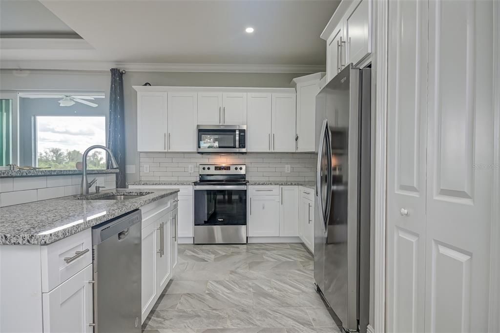 Recently Sold: $375,000 (4 beds, 2 baths, 1692 Square Feet)