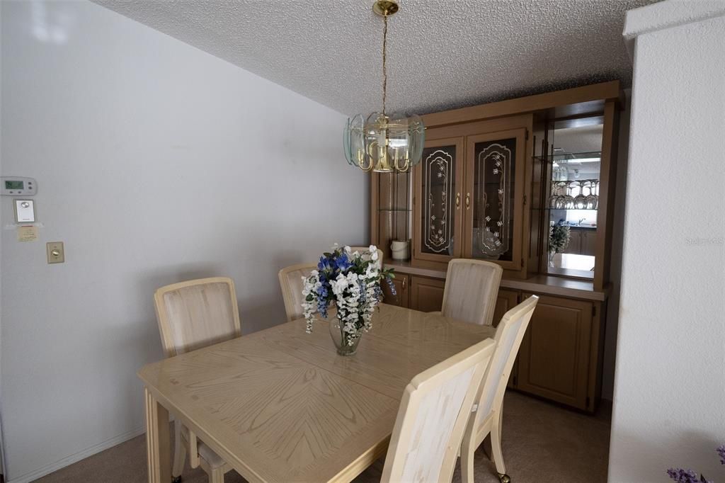 Active With Contract: $170,900 (2 beds, 2 baths, 1576 Square Feet)