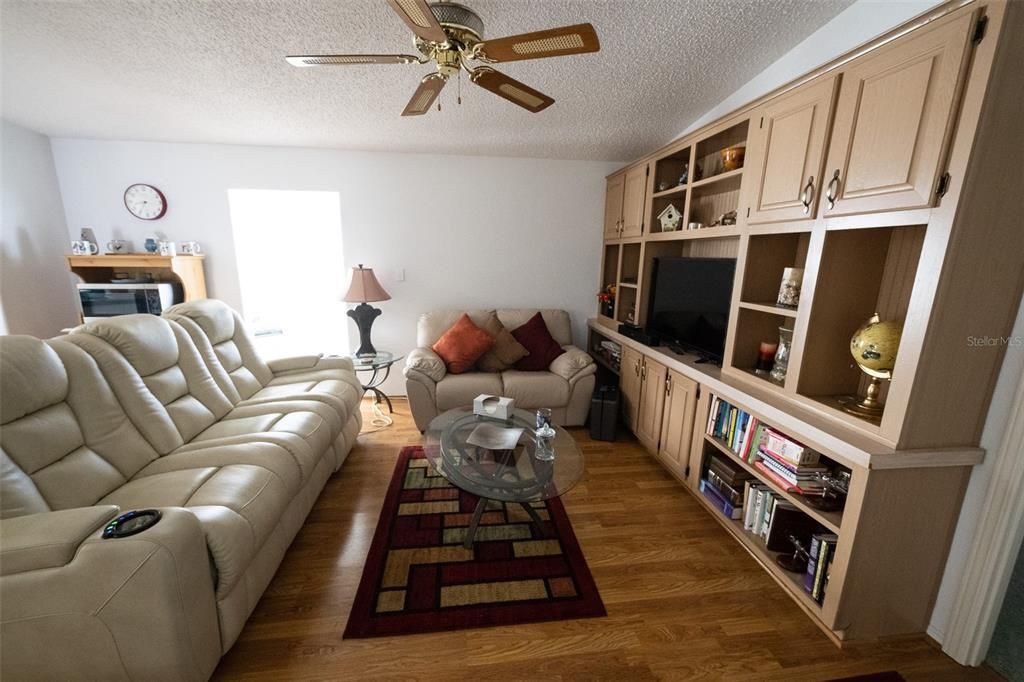 Active With Contract: $170,900 (2 beds, 2 baths, 1576 Square Feet)