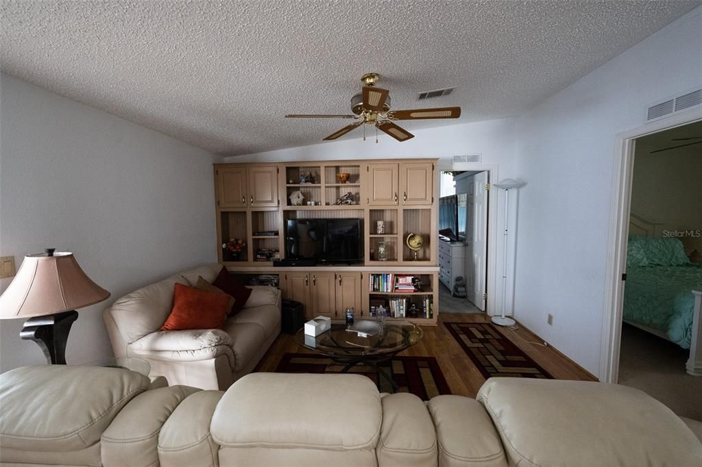 Active With Contract: $170,900 (2 beds, 2 baths, 1576 Square Feet)