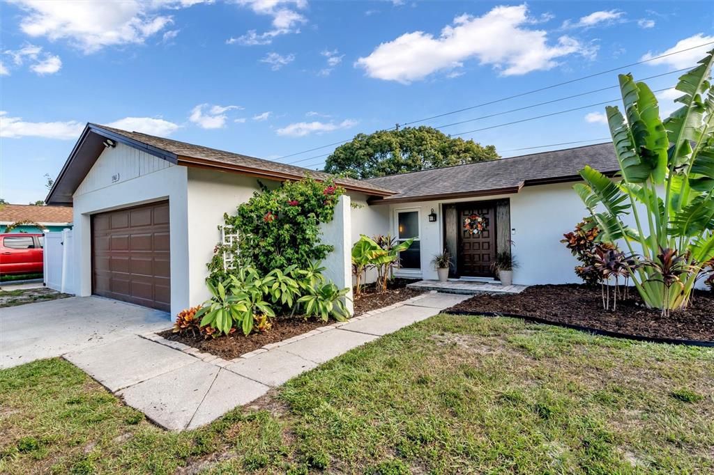 Recently Sold: $400,000 (2 beds, 2 baths, 1140 Square Feet)