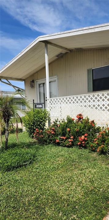 Recently Sold: $135,000 (2 beds, 2 baths, 864 Square Feet)
