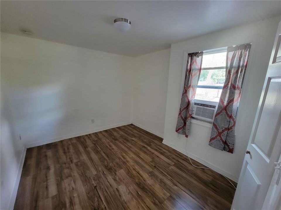 Recently Rented: $1,100 (2 beds, 1 baths, 800 Square Feet)