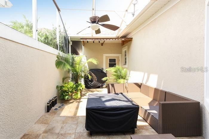 Recently Sold: $435,000 (3 beds, 2 baths, 1907 Square Feet)