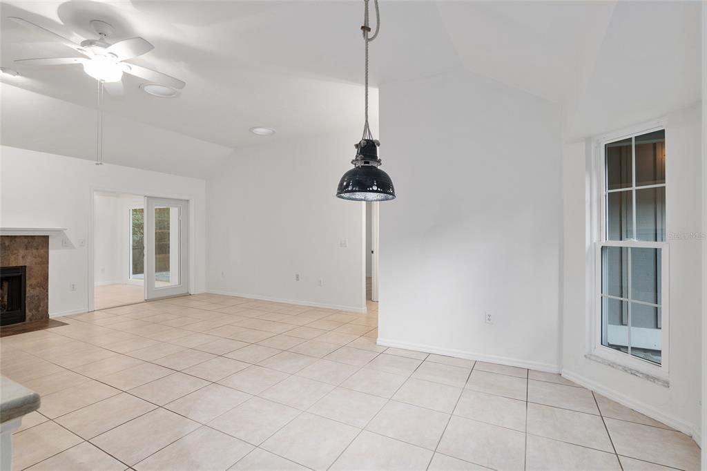 For Sale: $370,000 (3 beds, 2 baths, 1688 Square Feet)