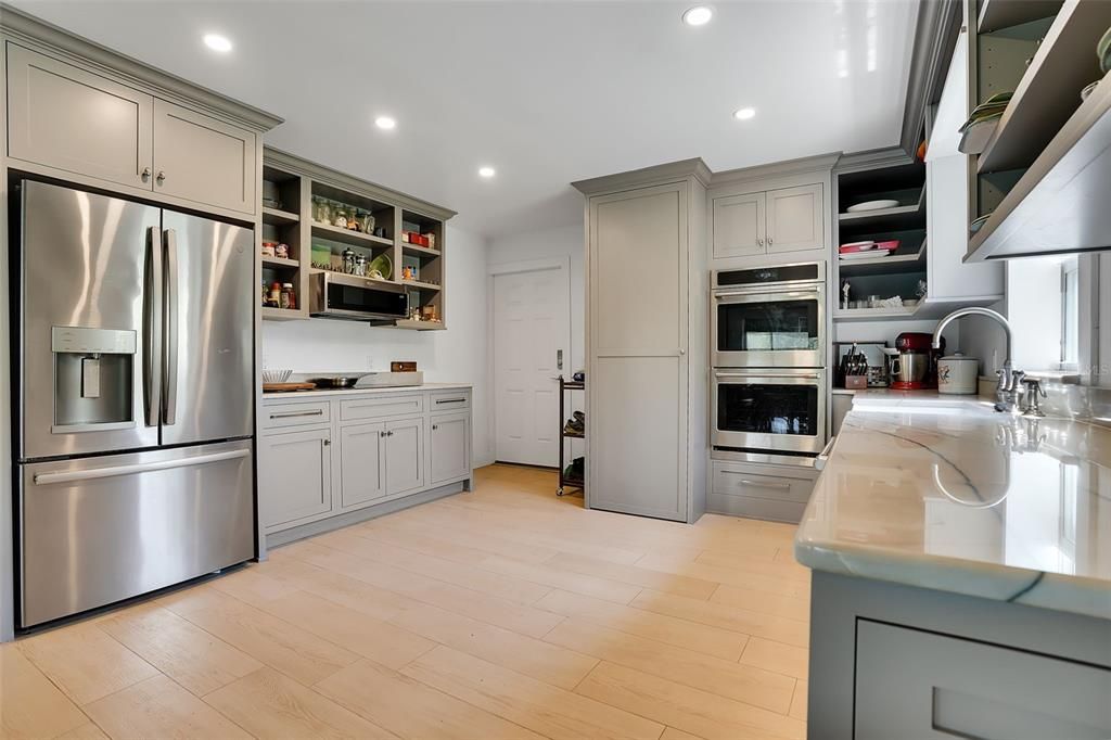 Recently Sold: $950,000 (2 beds, 2 baths, 1564 Square Feet)