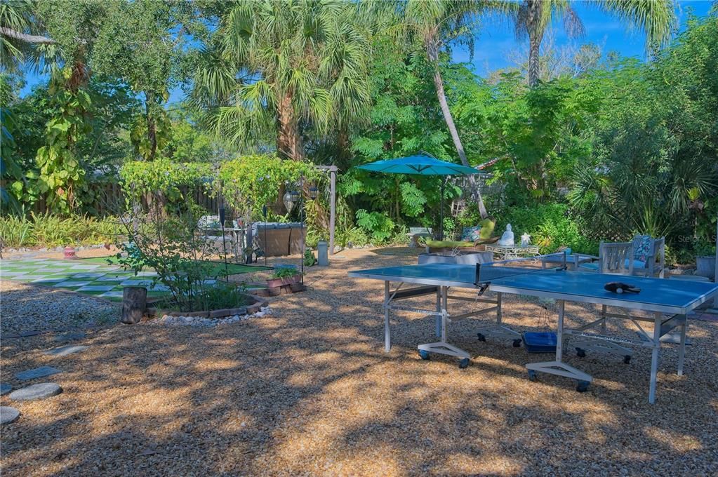 Recently Sold: $460,000 (2 beds, 1 baths, 1078 Square Feet)