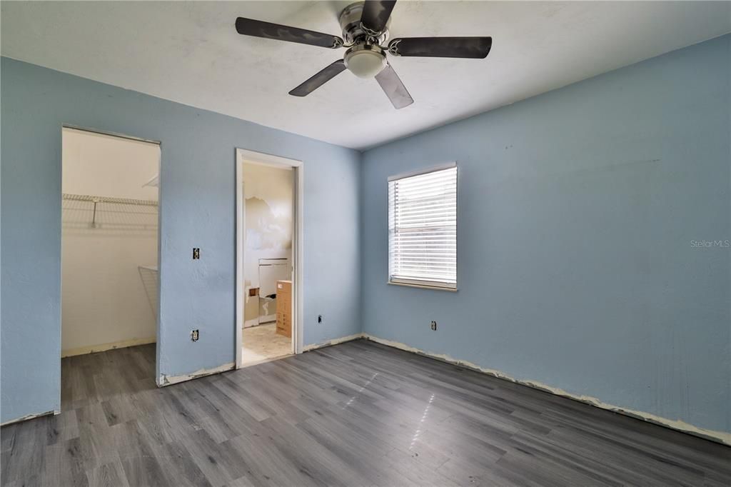 Recently Sold: $199,000 (3 beds, 1 baths, 975 Square Feet)