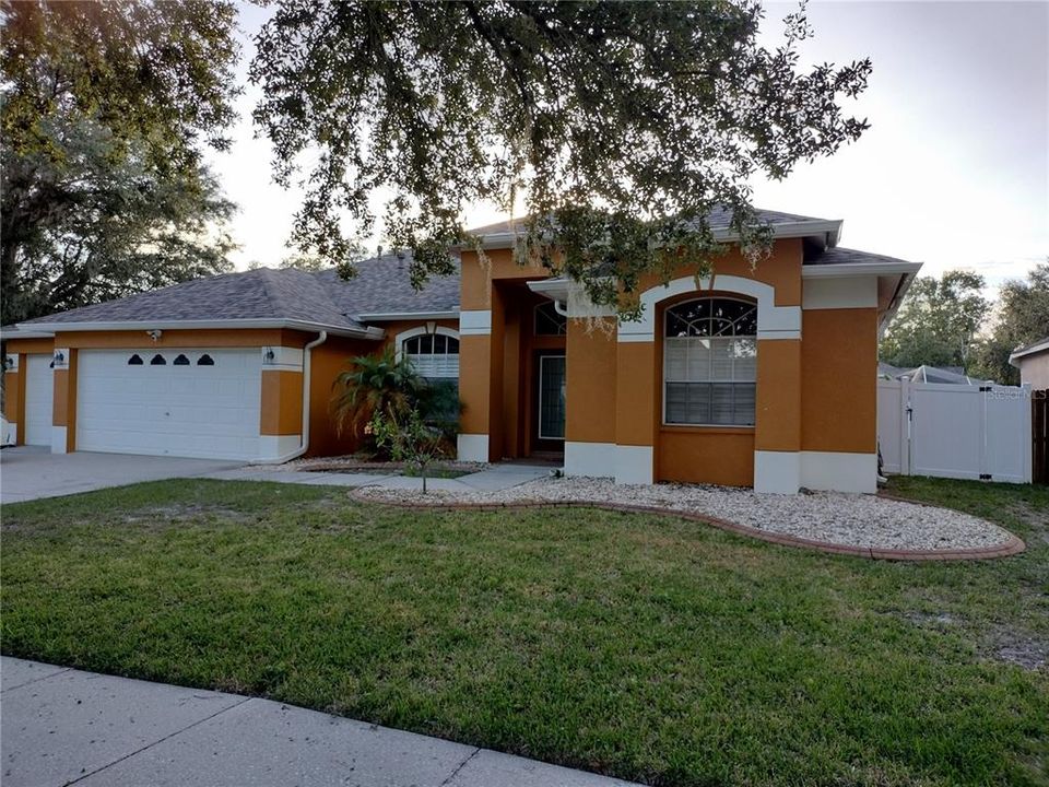 Recientemente alquilado: $2,800 (4 camas, 3 baños, 2238 Pies cuadrados)