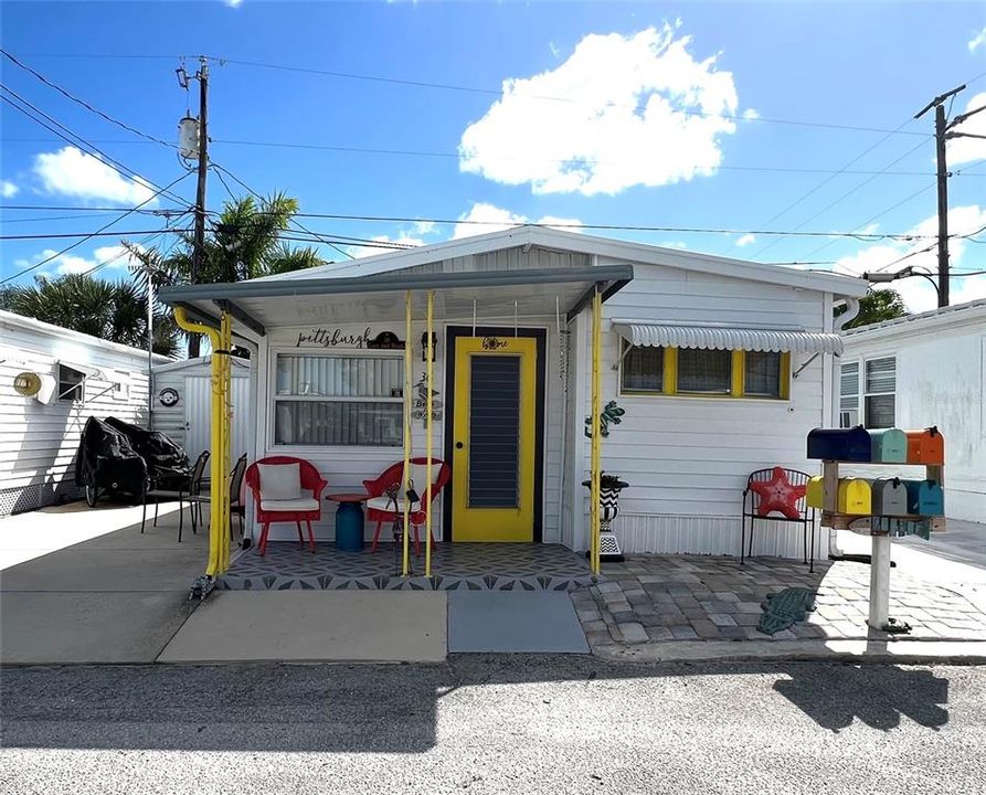 For Sale: $149,900 (2 beds, 1 baths, 445 Square Feet)