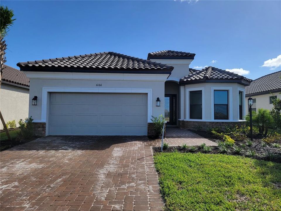 Recently Sold: $1,083,749 (3 beds, 2 baths, 2275 Square Feet)