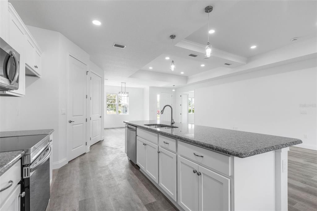 Active With Contract: $379,900 (3 beds, 2 baths, 2117 Square Feet)