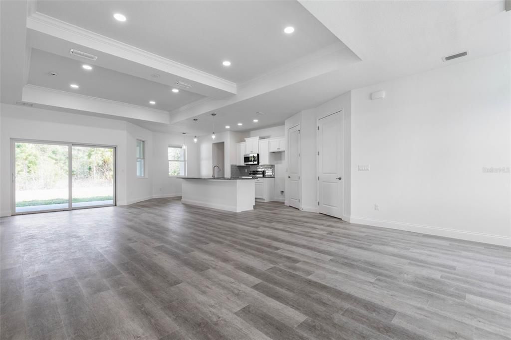 Active With Contract: $379,900 (3 beds, 2 baths, 2117 Square Feet)