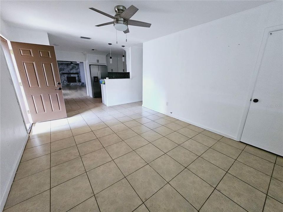 For Rent: $1,895 (3 beds, 2 baths, 1366 Square Feet)