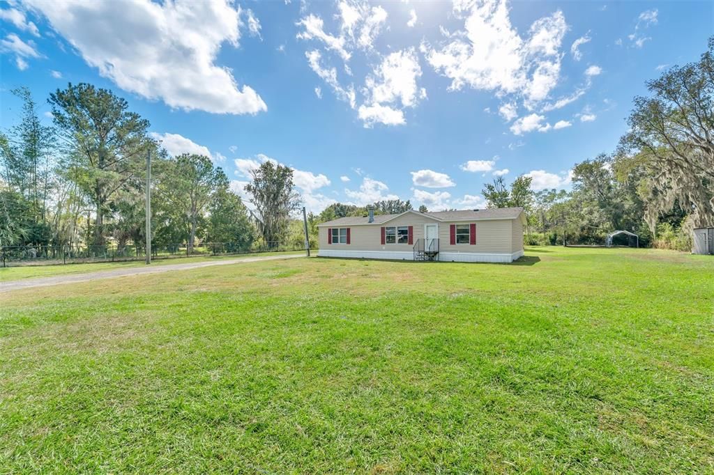 Recently Sold: $275,000 (3 beds, 2 baths, 1404 Square Feet)