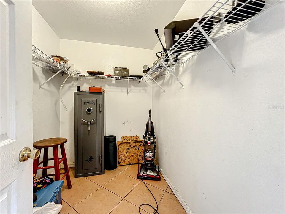 Vendido Recientemente: $285,000 (2 camas, 2 baños, 1160 Pies cuadrados)