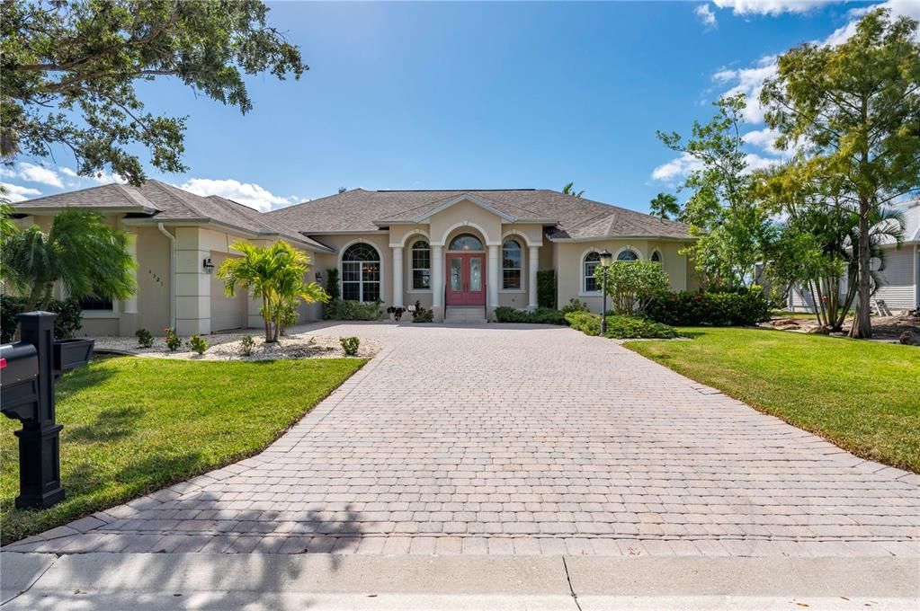 Recently Sold: $1,190,000 (3 beds, 3 baths, 3579 Square Feet)