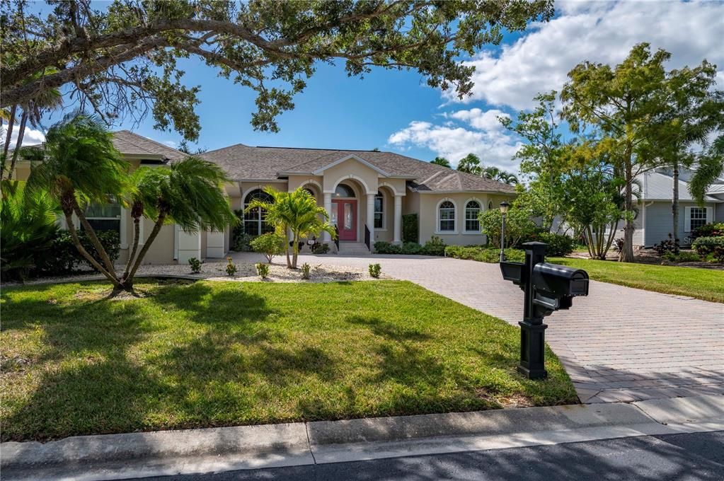 Recently Sold: $1,190,000 (3 beds, 3 baths, 3579 Square Feet)