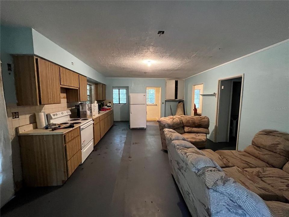 Recently Sold: $199,900 (2 beds, 1 baths, 1246 Square Feet)