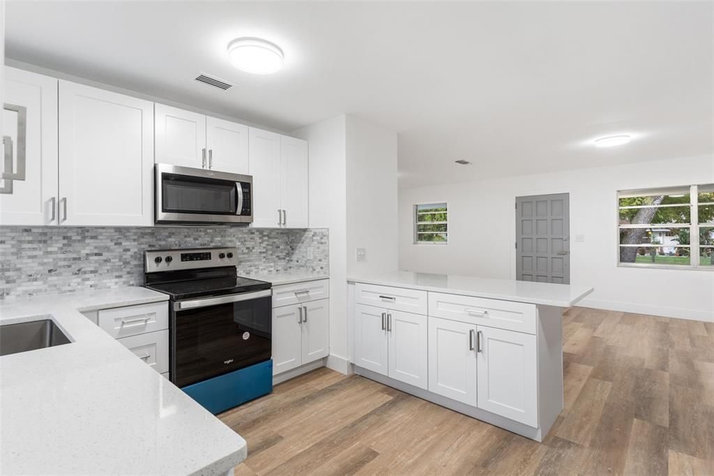 Active With Contract: $269,900 (3 beds, 2 baths, 1248 Square Feet)