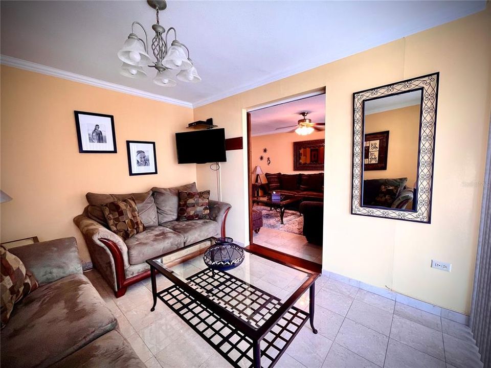 Vendido Recientemente: $625,000 (2 camas, 2 baños, 1323 Pies cuadrados)