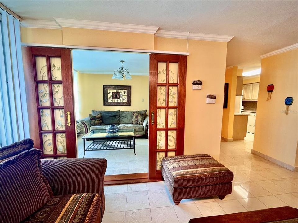 Vendido Recientemente: $625,000 (2 camas, 2 baños, 1323 Pies cuadrados)