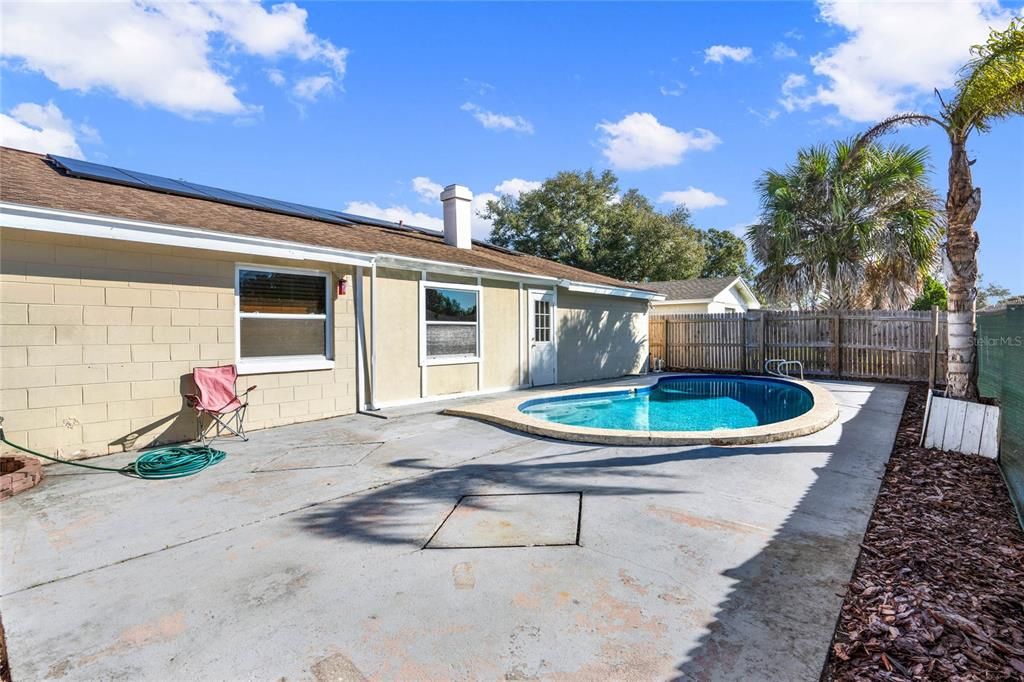 Active With Contract: $2,395 (3 beds, 2 baths, 1644 Square Feet)